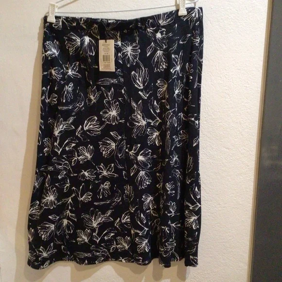 Sportscraft, Linen Skirt, Size 14 - Picture 1 of 4